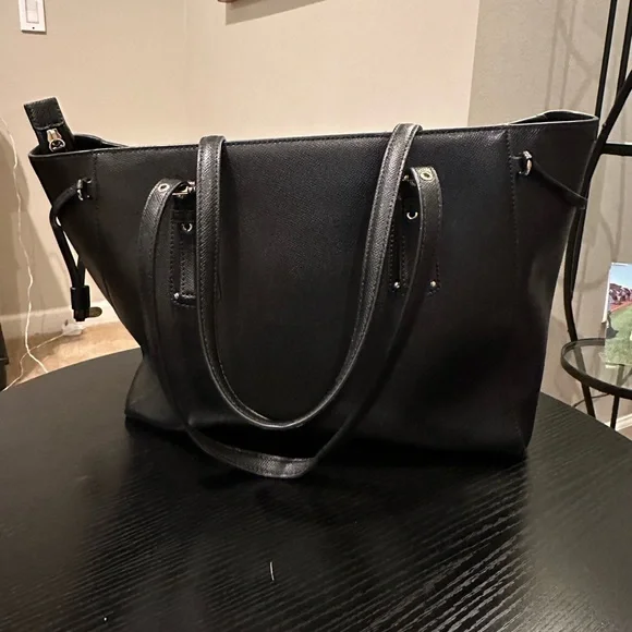 MICHAEL Michael Kors Leather Tote. - Picture 2 of 3